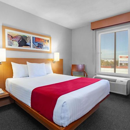 City Express By Marriott Celaya Parque Екстер'єр фото