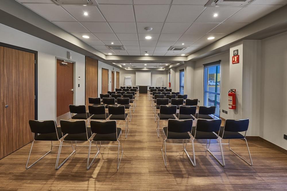 City Express By Marriott Celaya Parque Екстер'єр фото