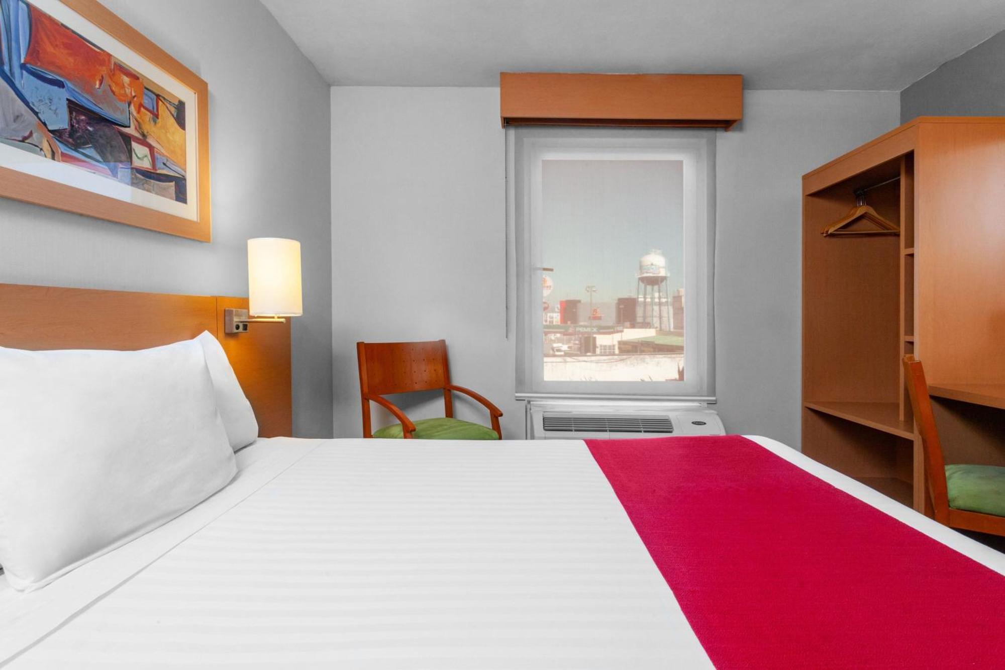 City Express By Marriott Celaya Parque Екстер'єр фото