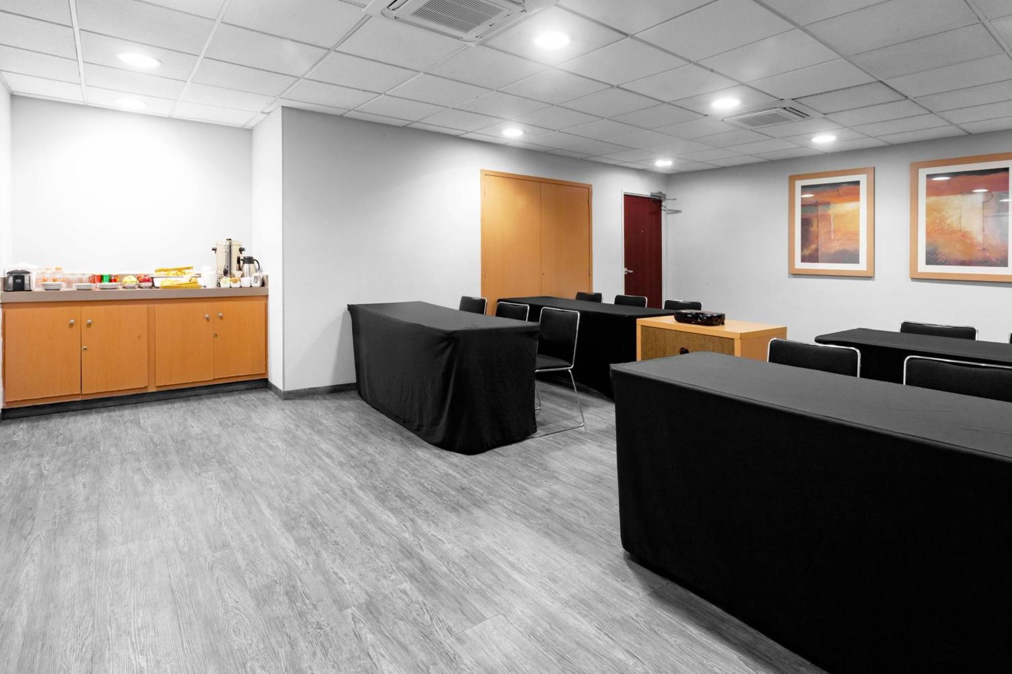City Express By Marriott Celaya Parque Екстер'єр фото