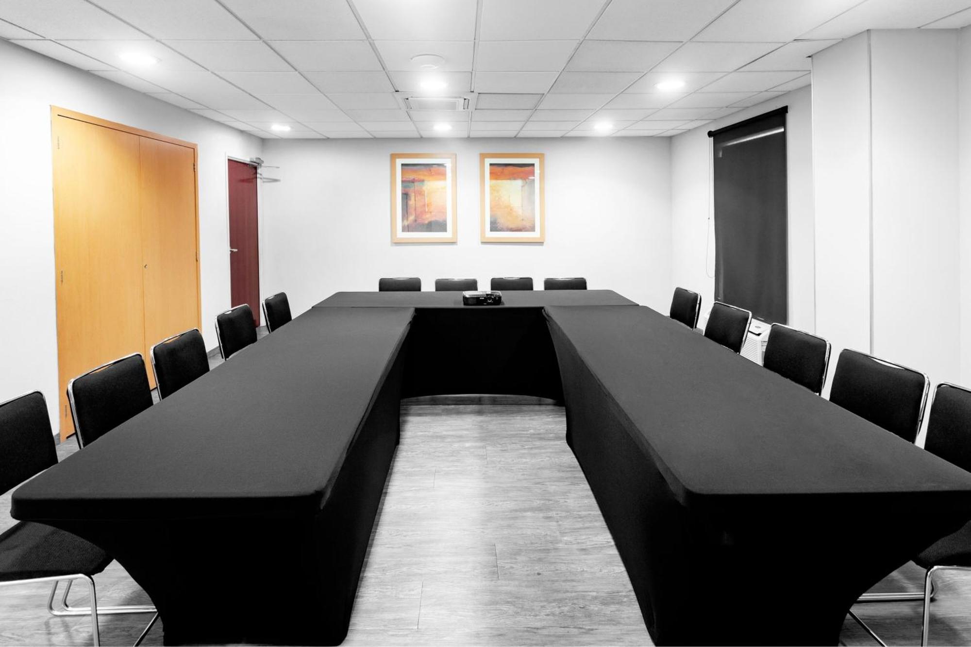 City Express By Marriott Celaya Parque Екстер'єр фото