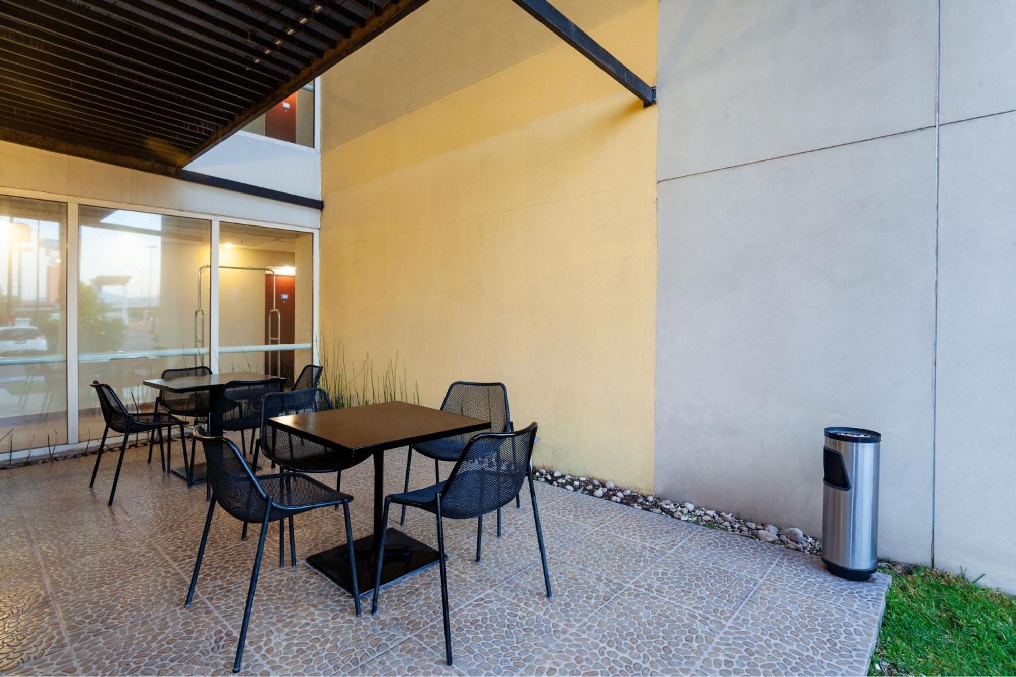 City Express By Marriott Celaya Parque Екстер'єр фото