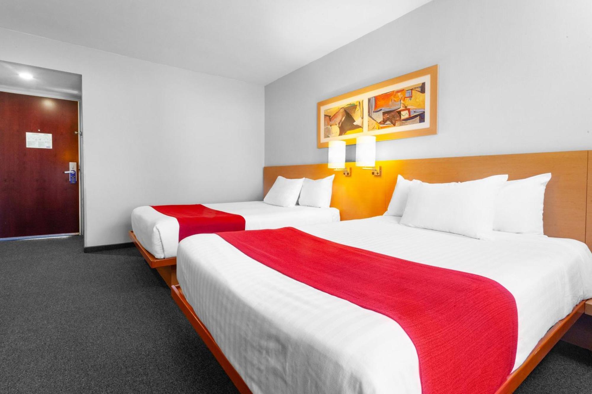 City Express By Marriott Celaya Parque Екстер'єр фото