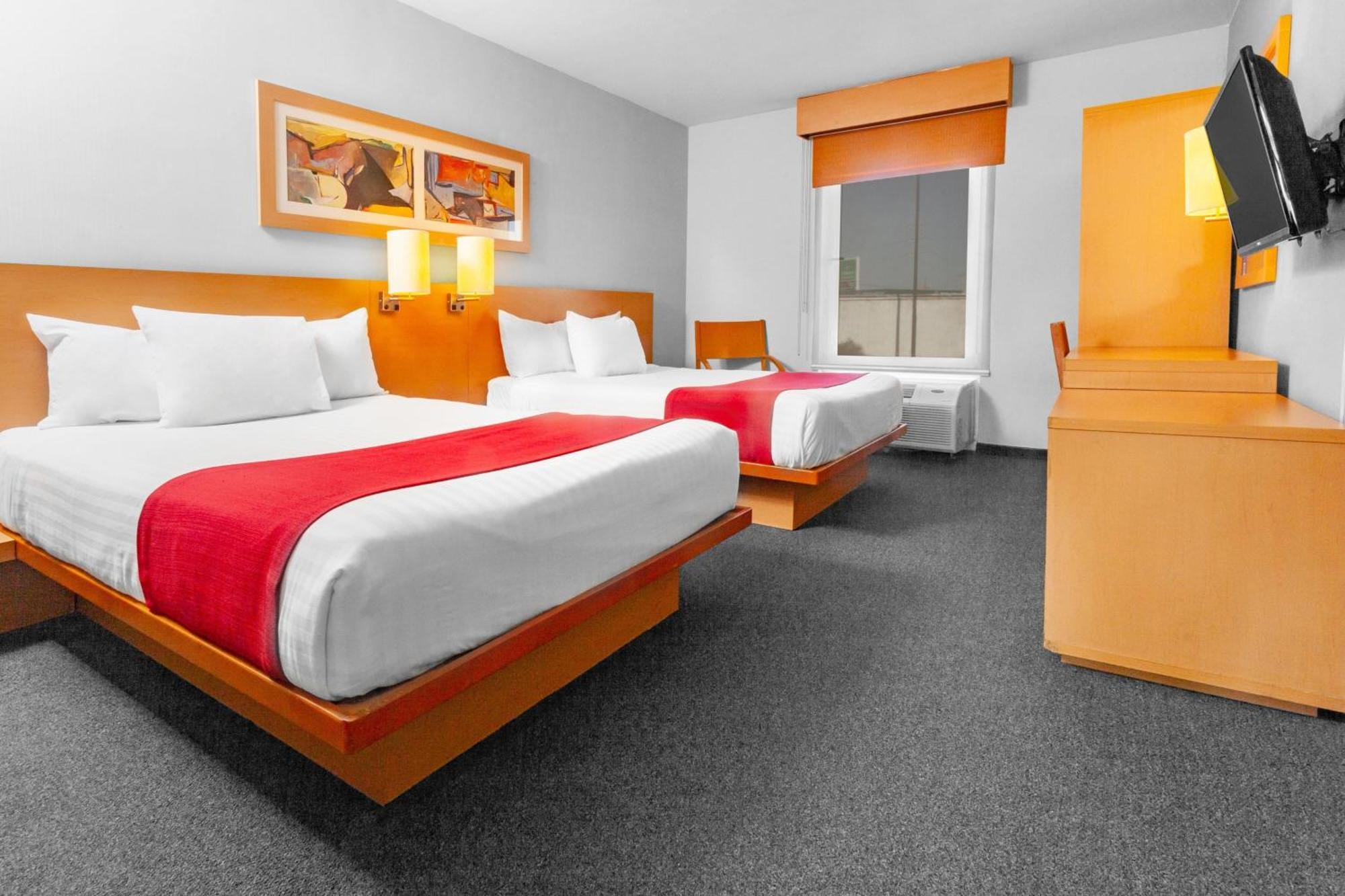 City Express By Marriott Celaya Parque Екстер'єр фото