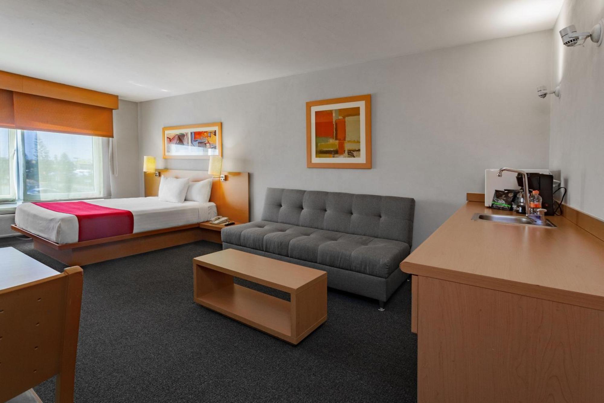 City Express By Marriott Celaya Parque Екстер'єр фото