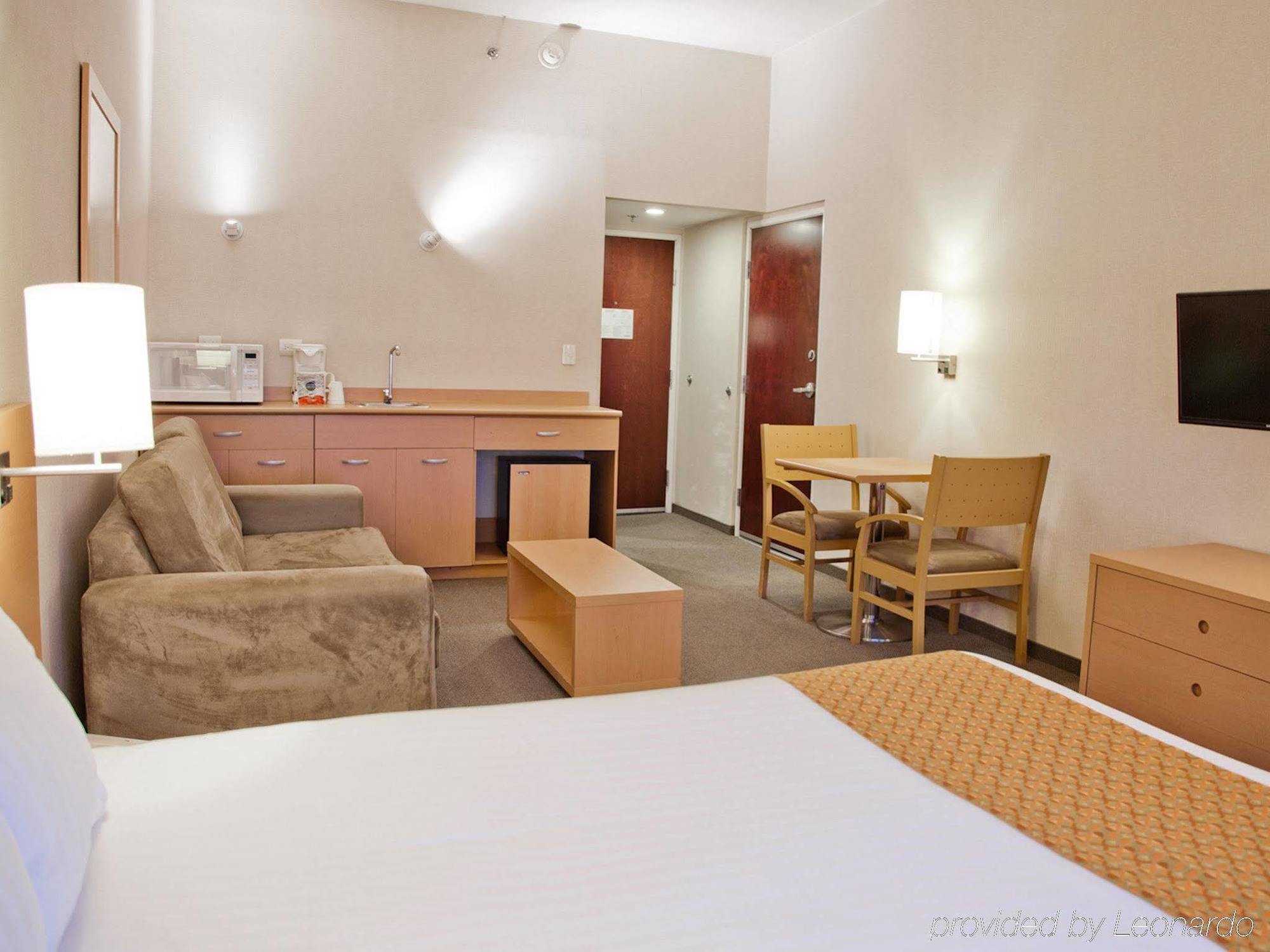 City Express By Marriott Celaya Parque Екстер'єр фото