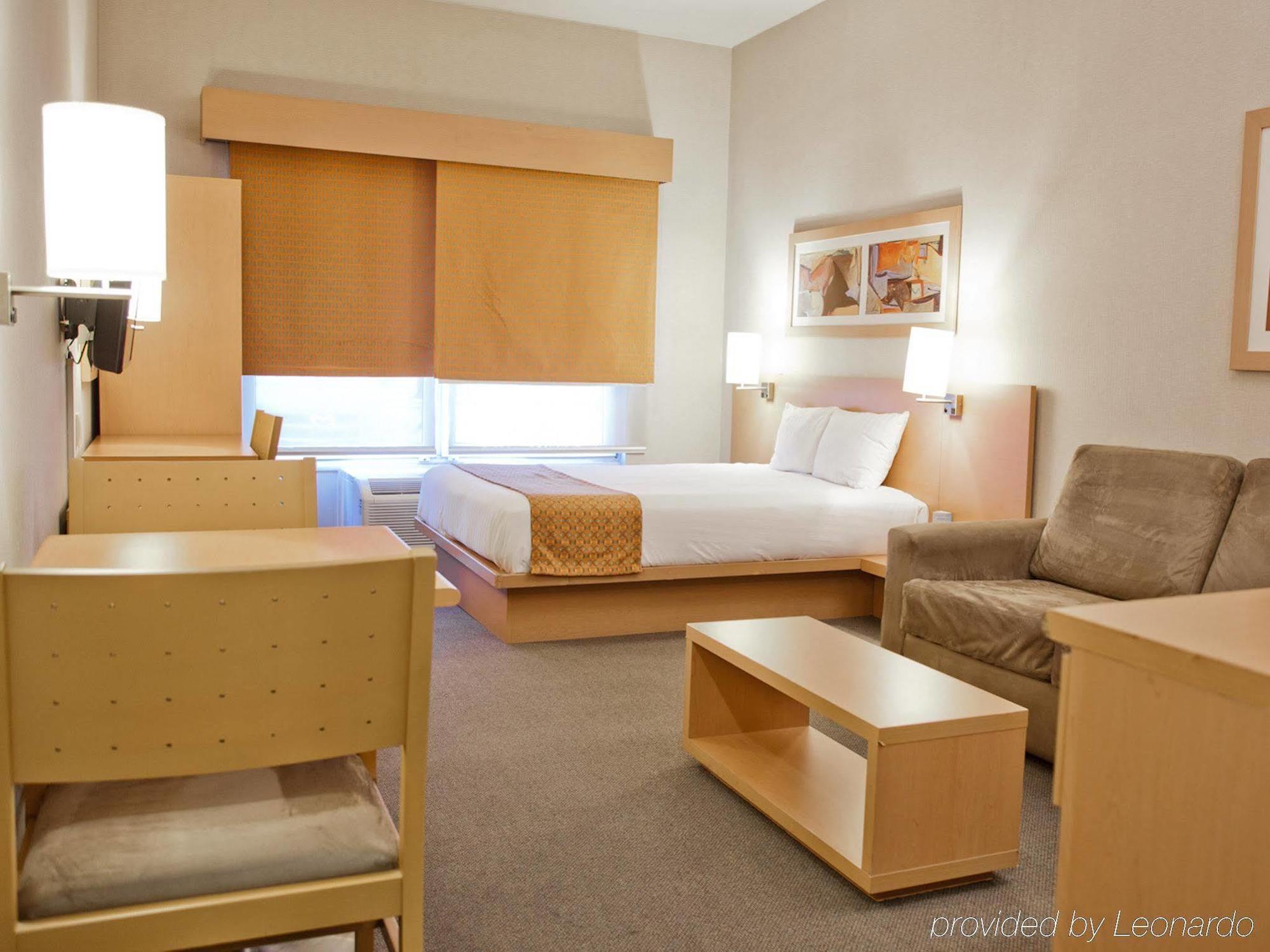 City Express By Marriott Celaya Parque Екстер'єр фото