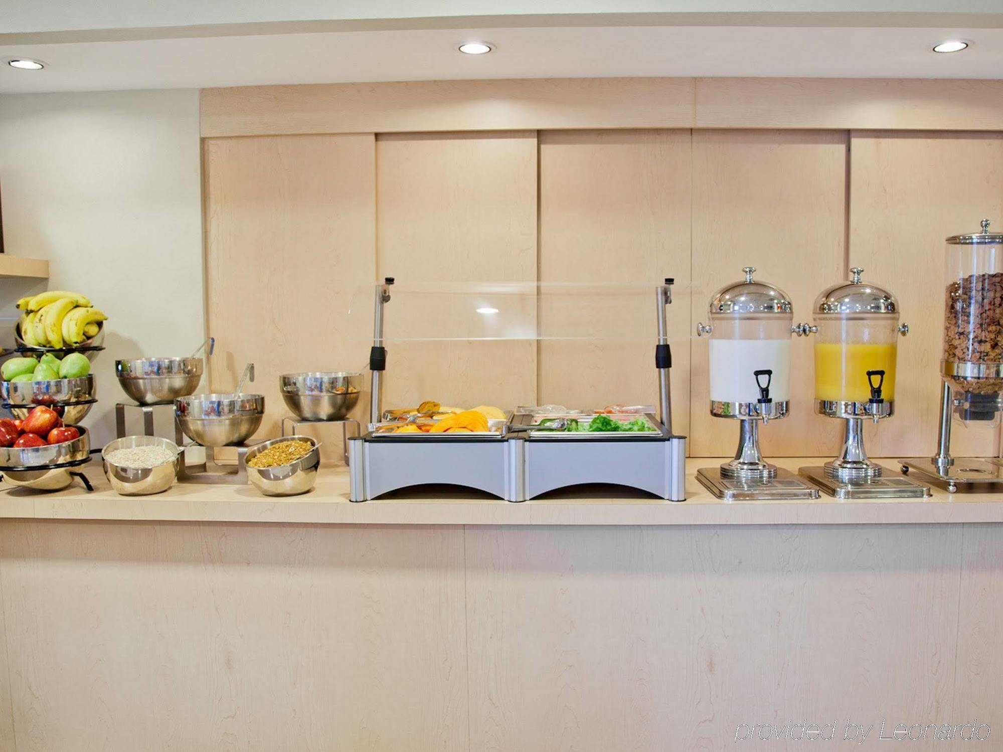 City Express By Marriott Celaya Parque Екстер'єр фото