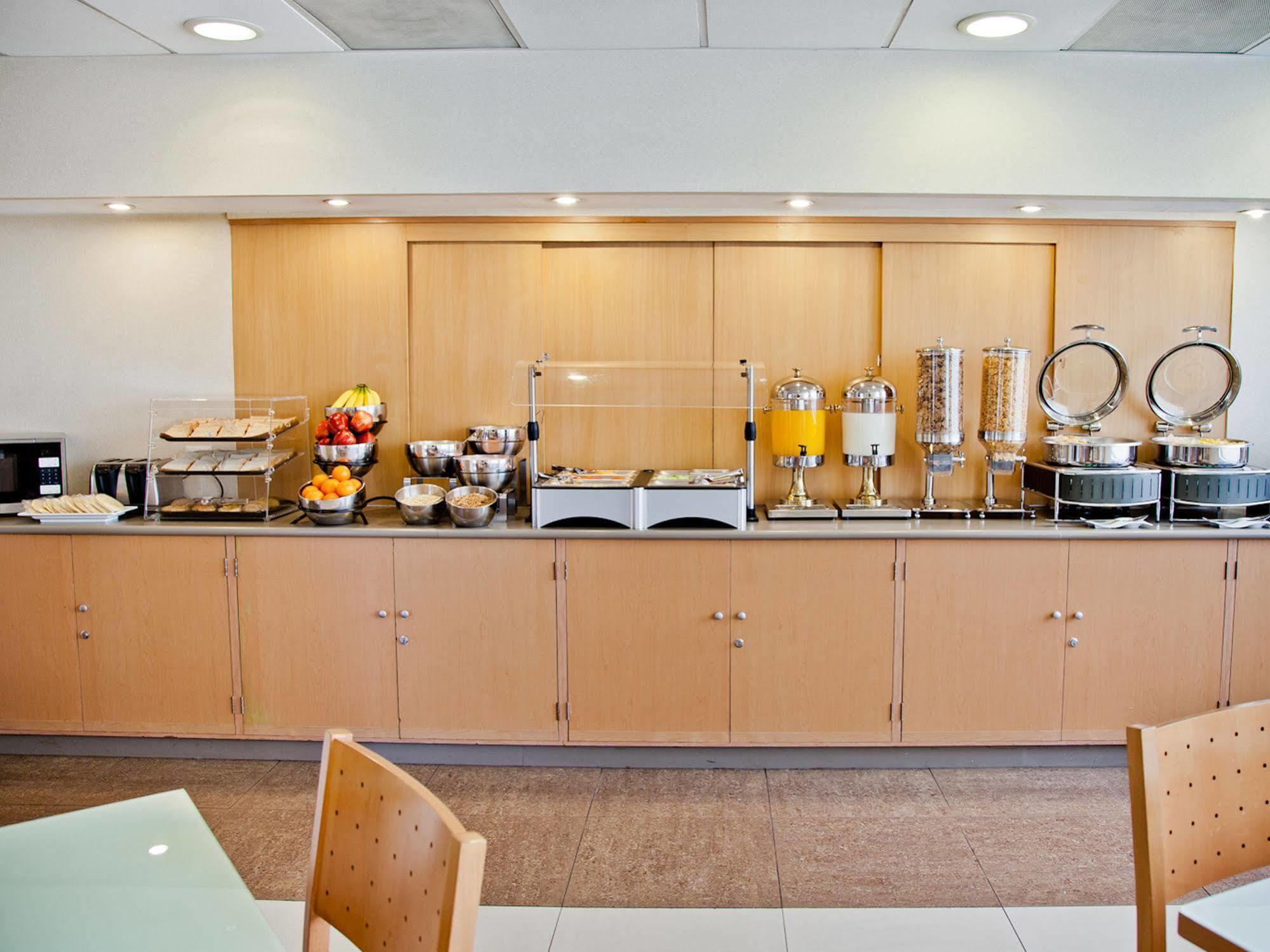 City Express By Marriott Celaya Parque Екстер'єр фото
