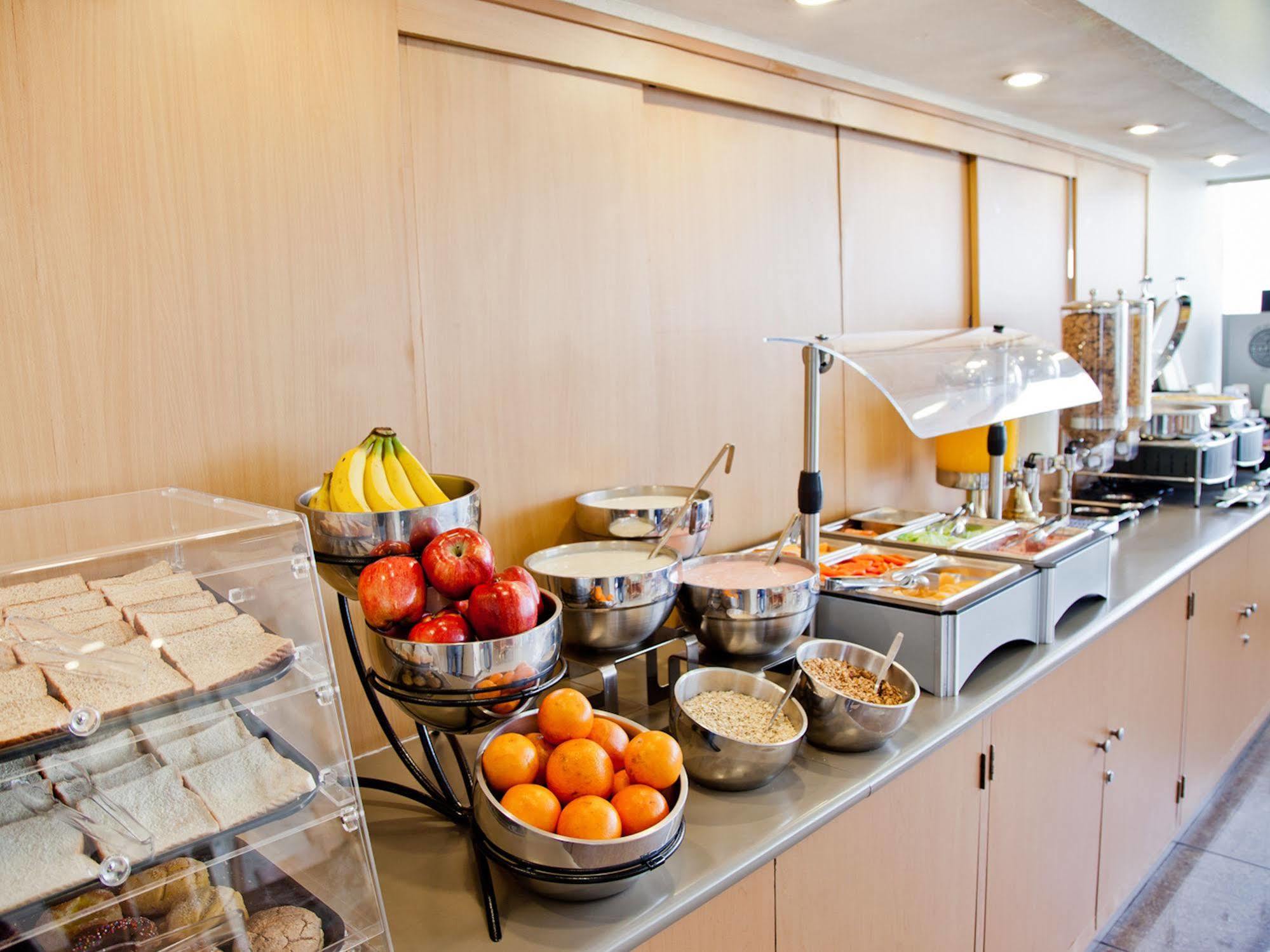 City Express By Marriott Celaya Parque Екстер'єр фото